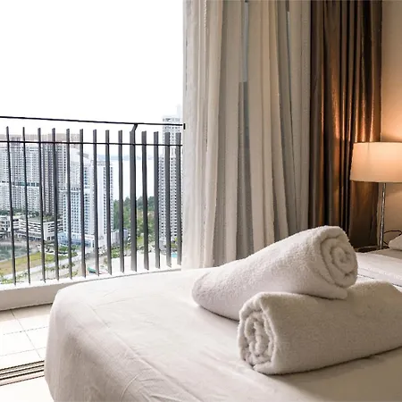 Hostahome Suites At Encorp Marina, Mins To Legoland Malaysia Nusajaya  Room photo